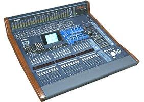 Yamaha DM2000 24 bit 96 kHz digital mixer